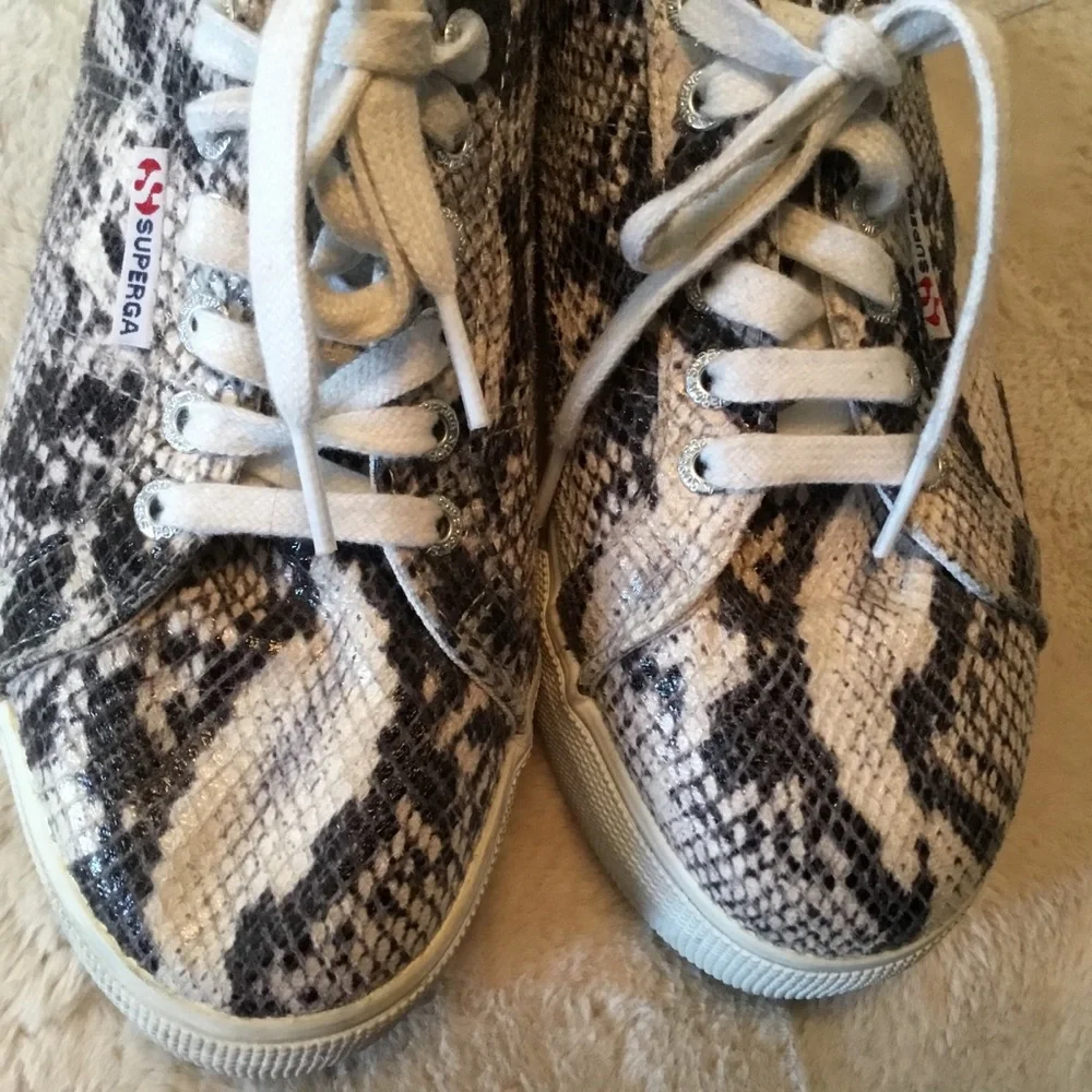 Superga Platform Gray & White Snakeskin Patterned Sneakers - 41.5/US10